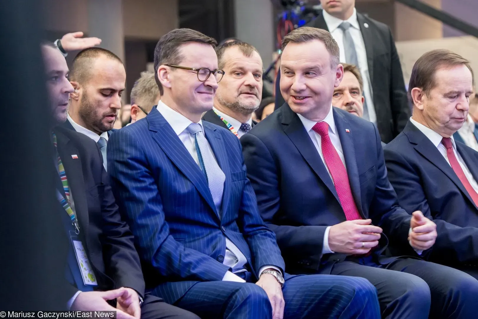 Innowacje w rządzie: Sztuczna inteligencja i robotyka