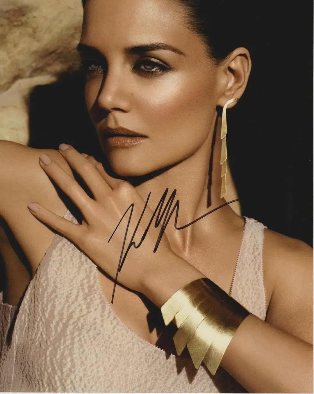 Katie Holmes Authenticity: Inspiring Natural Charm