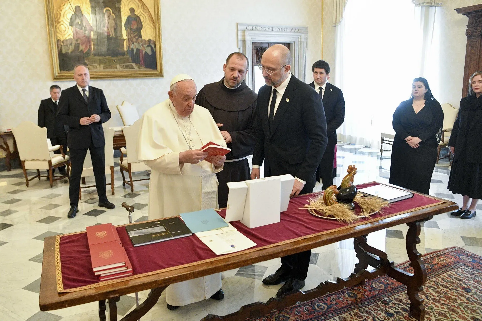 Zdrowie papieża Franciszka: Umiarkowany optymizm w Watykanie